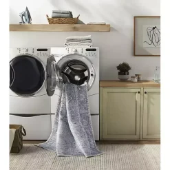 Amelie Silver Blue Classic Washable Area Rug, 7x10