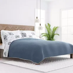 Blue Patchwork Reversible 3-pc. Queen Quilt Set