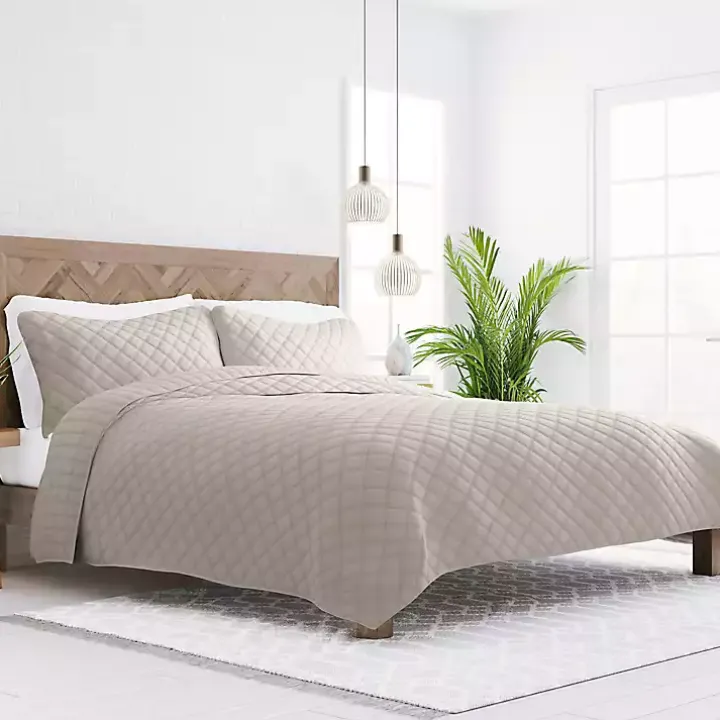 Latte Stitched Diamond 3-pc. Queen Quilt Set