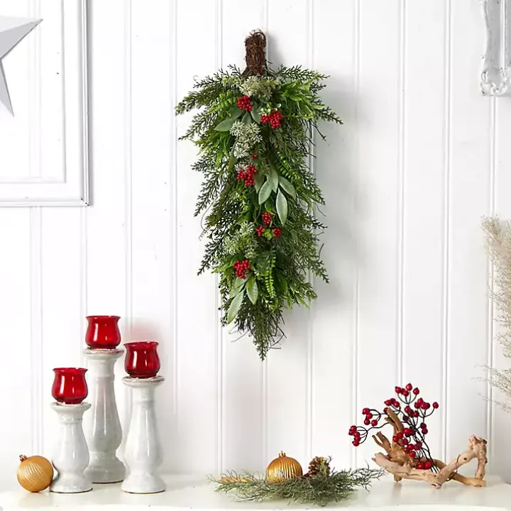 Cedar and Eucalyptus Berry Teardrop Swag