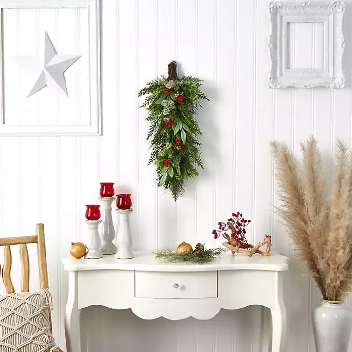 Cedar and Eucalyptus Berry Teardrop Swag