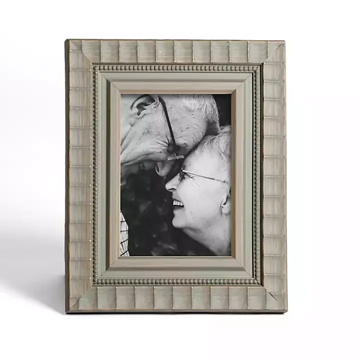 Gray Scalloped Edge Picture Frame