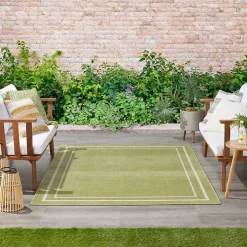 Green Bordered Indoor/Outdoor Area Rug, 6x9