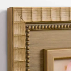 Natural Scalloped Edge Collage Frame