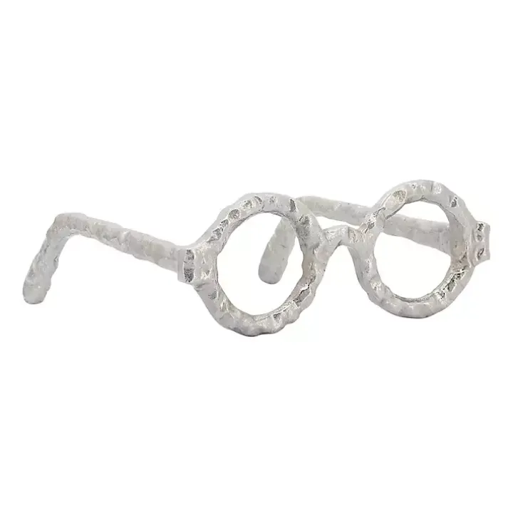 Silver Round Eye Glasses Sculpture