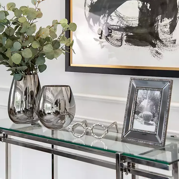 Silver Round Eye Glasses Sculpture